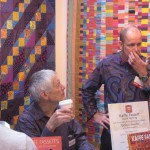 Kaffe Fassett. Antingen gillar man honom eller inte. Jag tycker hans kviltar är underbara!